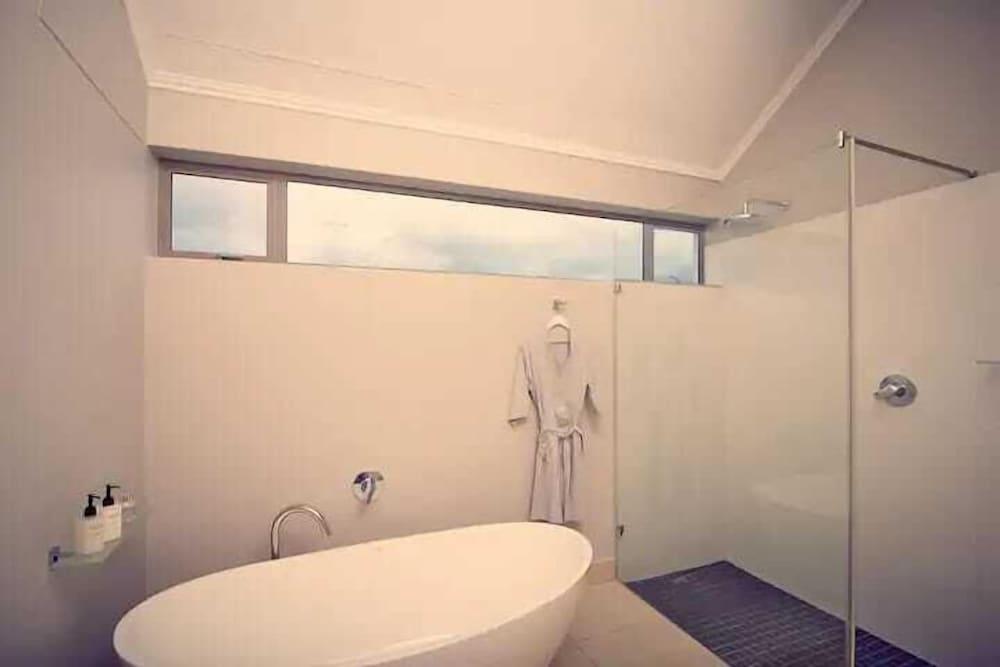 Franschhoek Manor - Bathroom