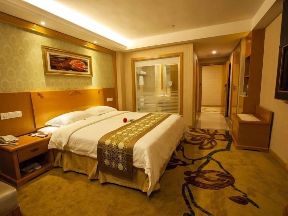 GreenTree Inn ZhuHai Jinwan District Zhuhai Airport Jilin University Hotel - Room