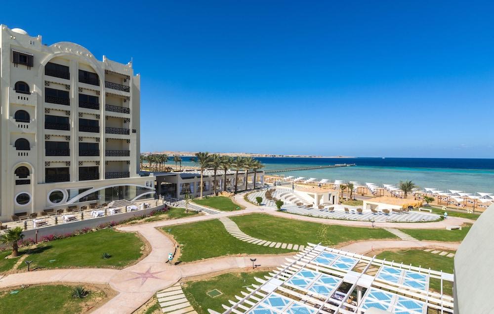 Gravity Hotel Aqua Park Sahl Hasheesh Families and Couples Only - Exterior