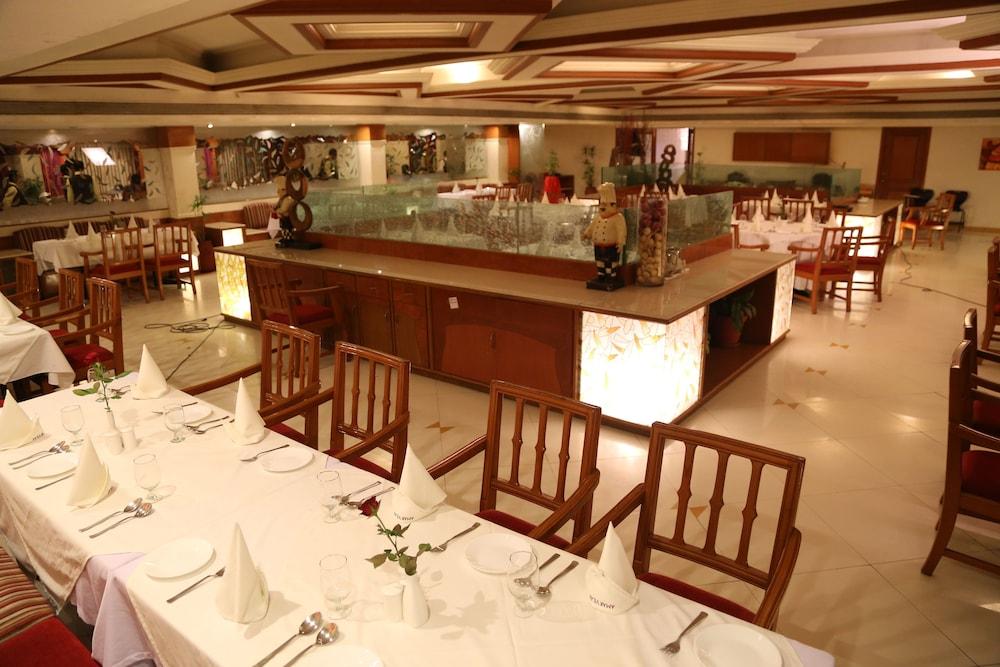 Hotel Amarvilas - Family Dining