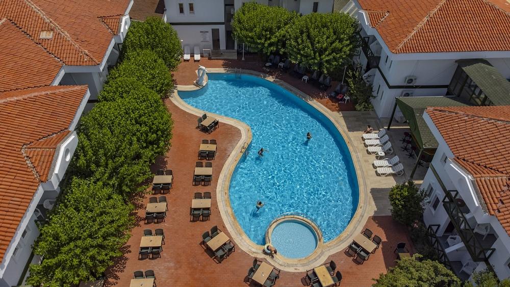 Herakles Thermal Hotel - Outdoor Pool