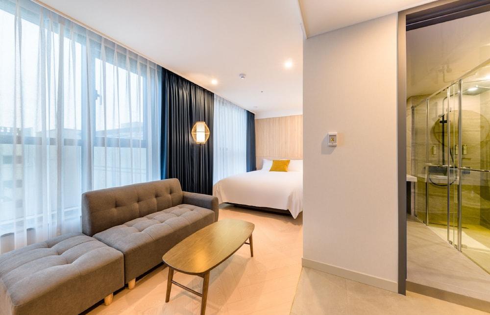Ventimo Hotel & Residence Jeju - Room