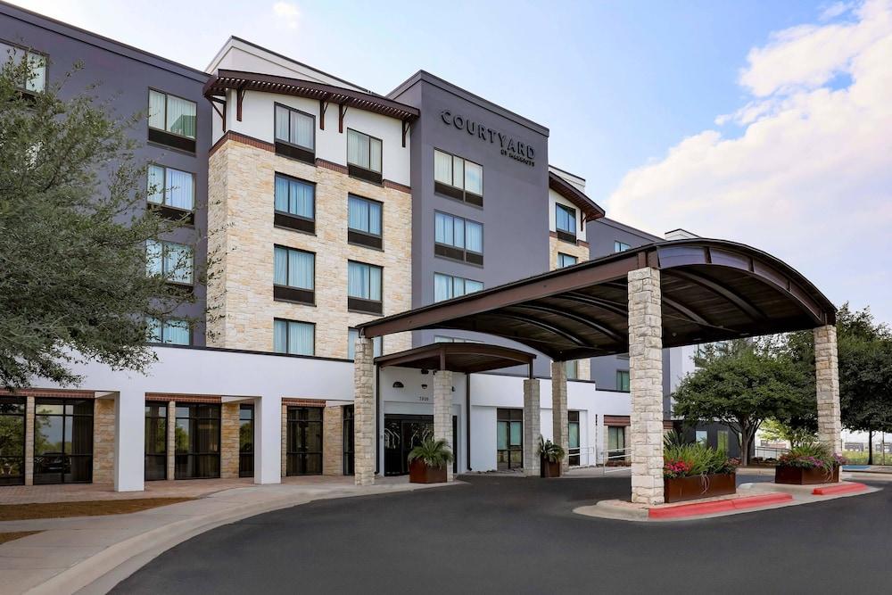 Courtyard by Marriott Austin Airport - Featured Image