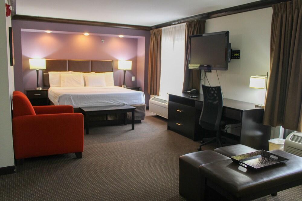 Parkwood Inn & Suites - Room