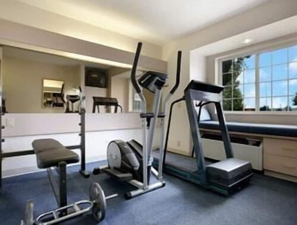 Microtel Inn & Suites by Wyndham Madison East - Fitness Facility