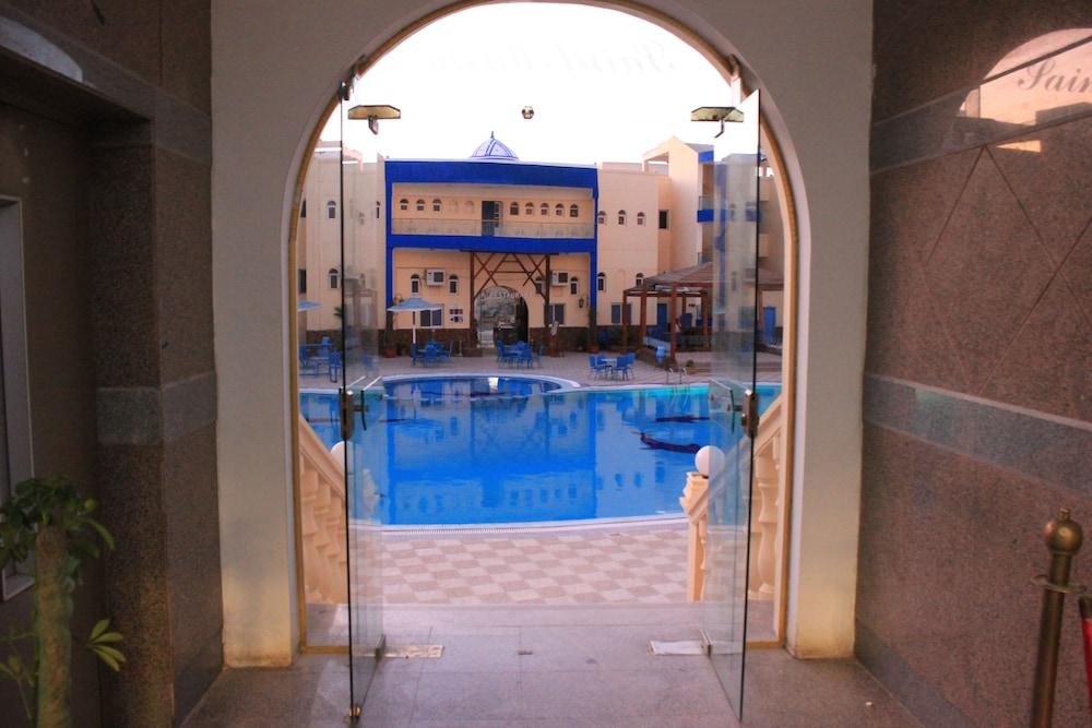 فندق ومدينة الألعاب المائية جراند بلو سانت ماريا - Interior Entrance