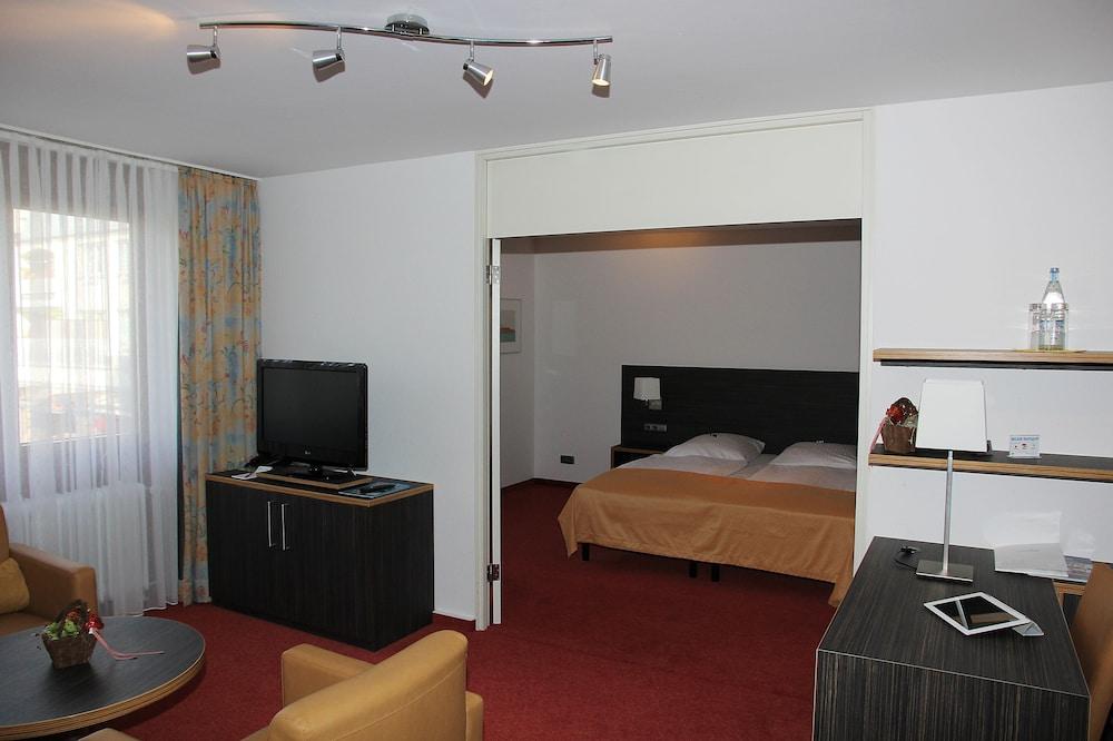 Hotel Gästehaus Forum am Westkreuz - Featured Image