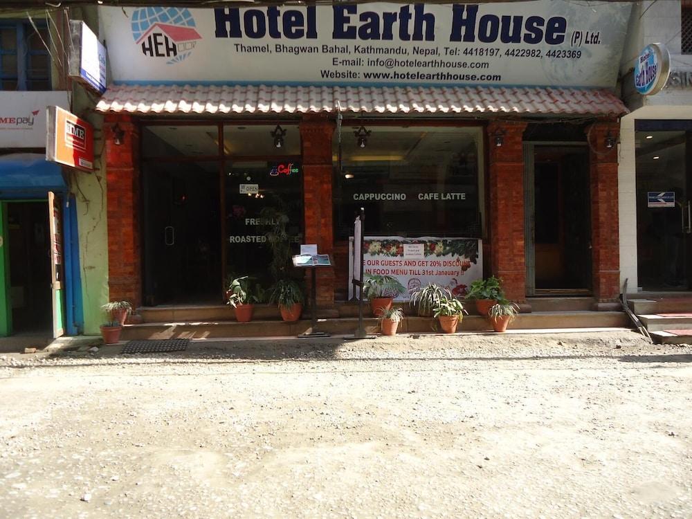 Hotel Earth House - Exterior