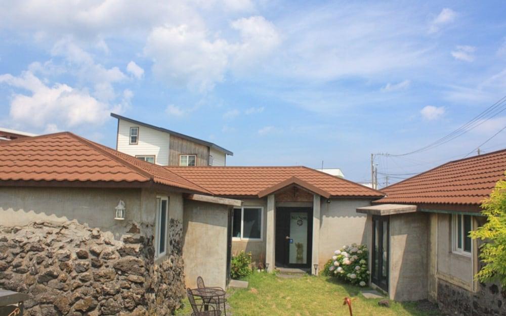 Jeju Manon Rental and Guest House - Exterior