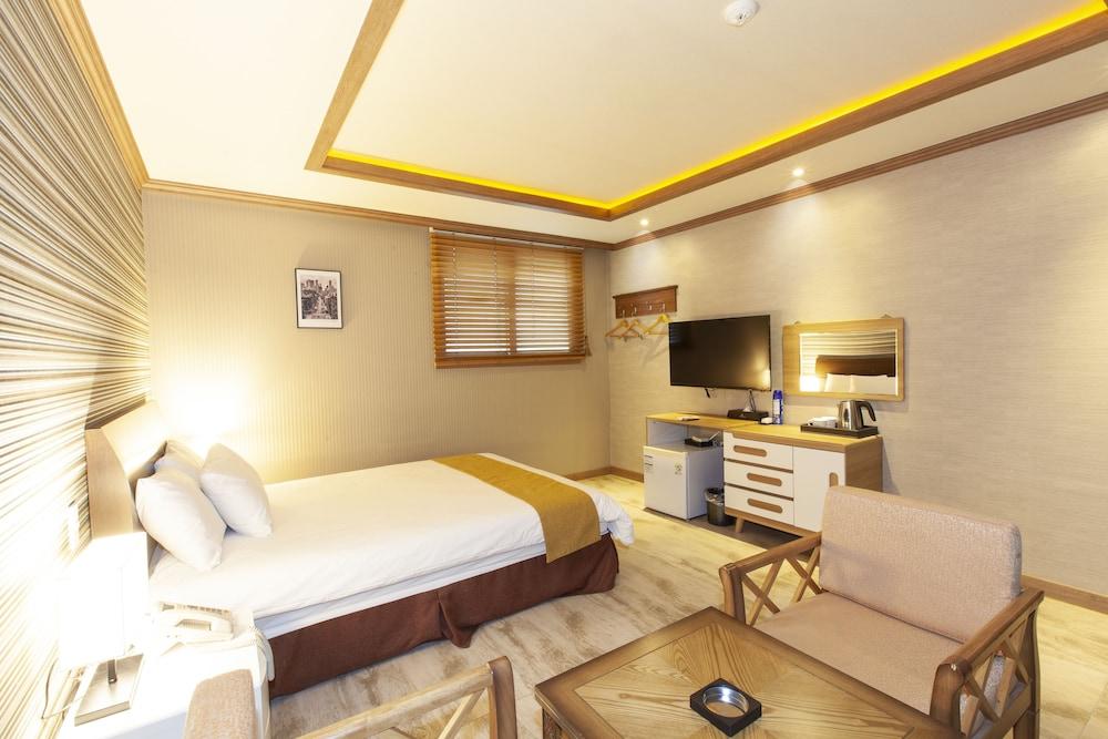 Sahara Hotel - Room