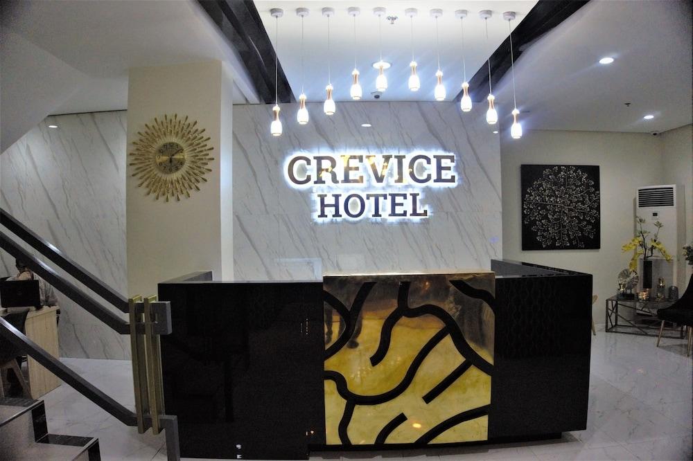 Crevice Hotel - Reception