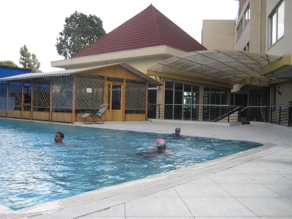 Embilta Hotel - Outdoor Pool