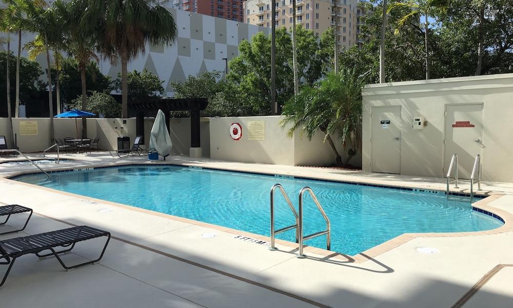 Hampton Inn Miami Dadeland - Pool