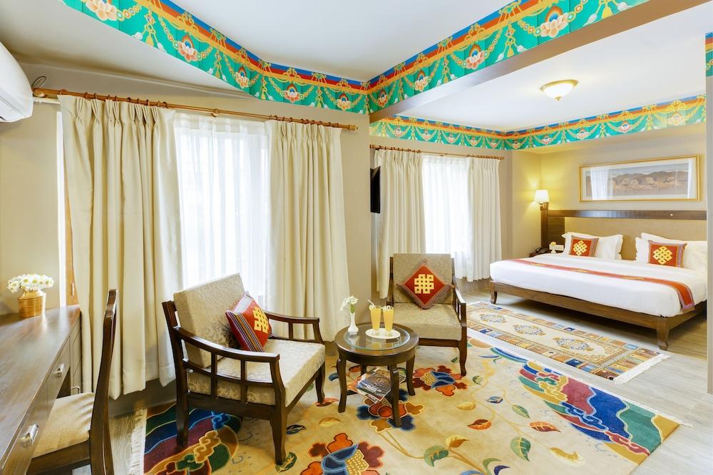 Hotel Lotus Gems - Featured Image