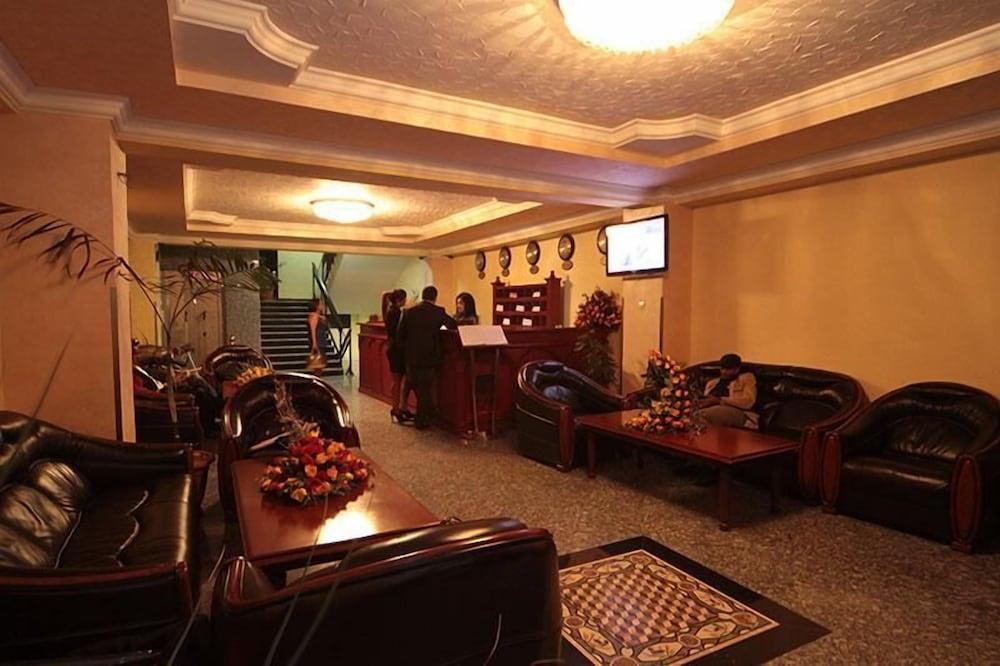 Haimi Apartment Hotel - Lobby Sitting Area