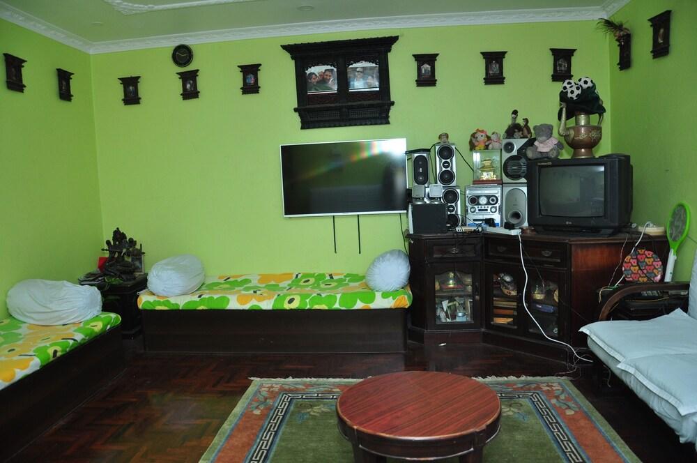 Nagarjun Homestay Pvt . Ltd - Living Room