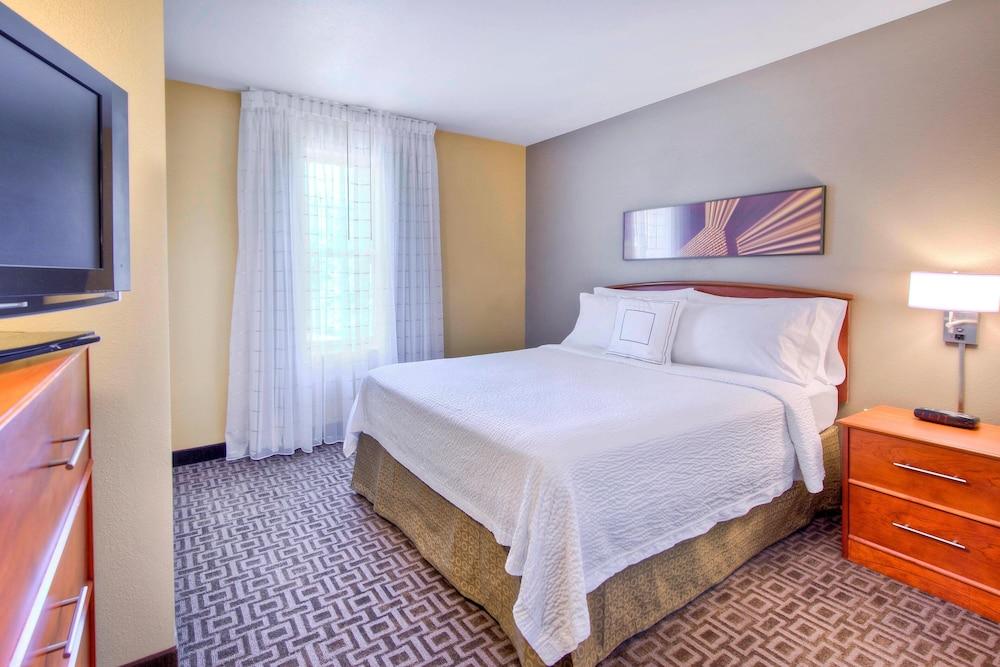 TownePlace Suites by Marriott Raleigh Cary-Weston Parkway - Room