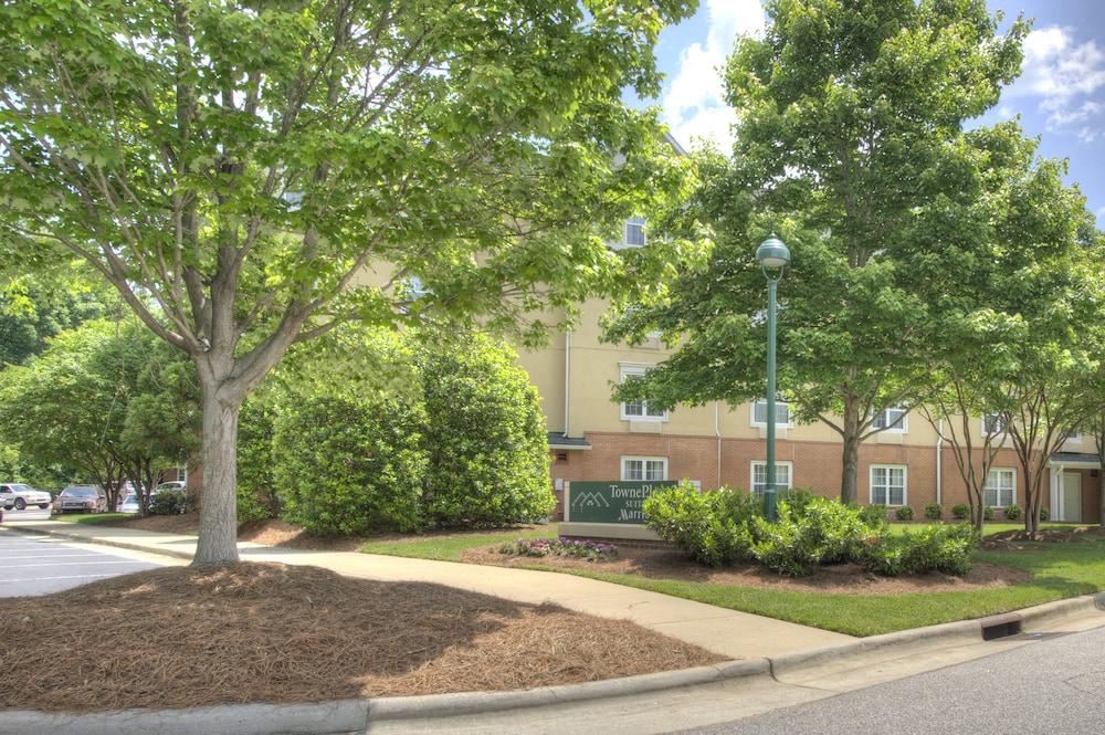 TownePlace Suites by Marriott Raleigh Cary-Weston Parkway - Property Grounds