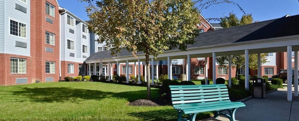 Microtel Inn & Suites by Wyndham Philadelphia Airport - Property Grounds
