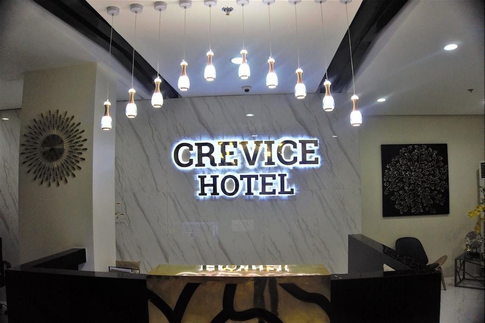 Crevice Hotel - Reception