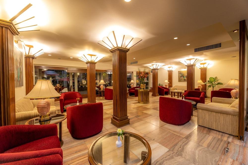 The Malla Hotel - Lobby Sitting Area
