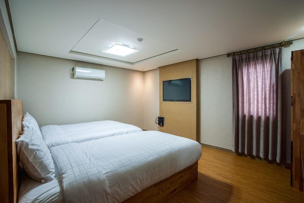 Hotel Maple - Room