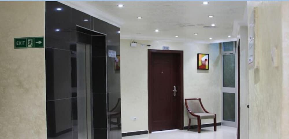 Manrashiwa Hotel - Interior