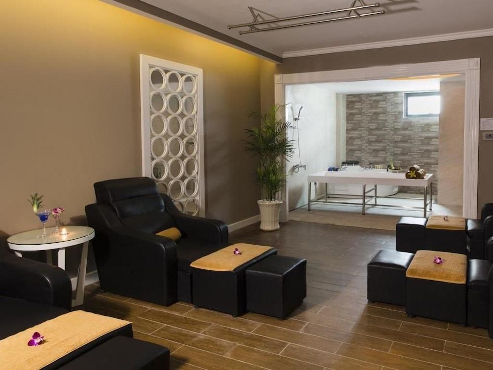 Muong Thanh Apartments - Treatment Room