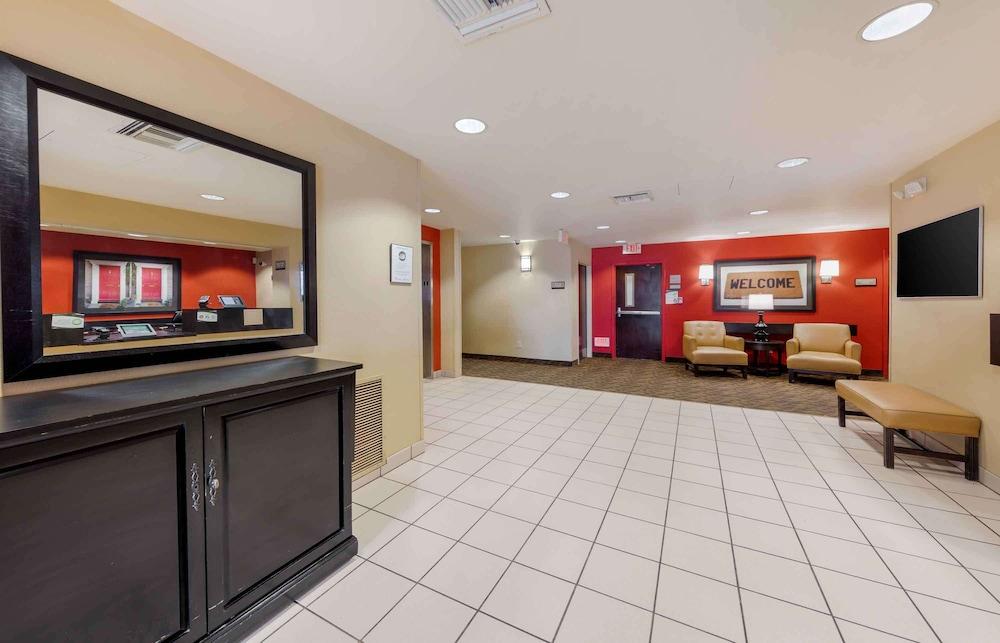 Extended Stay America Suites Orange County Huntington Beach - Lobby