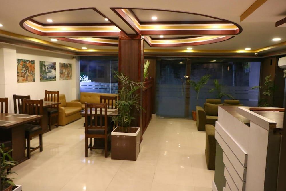 Hotel Samrajya - Lobby