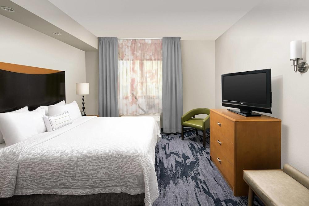 Fairfield Inn & Suites by Marriott Miami Airport South - Room