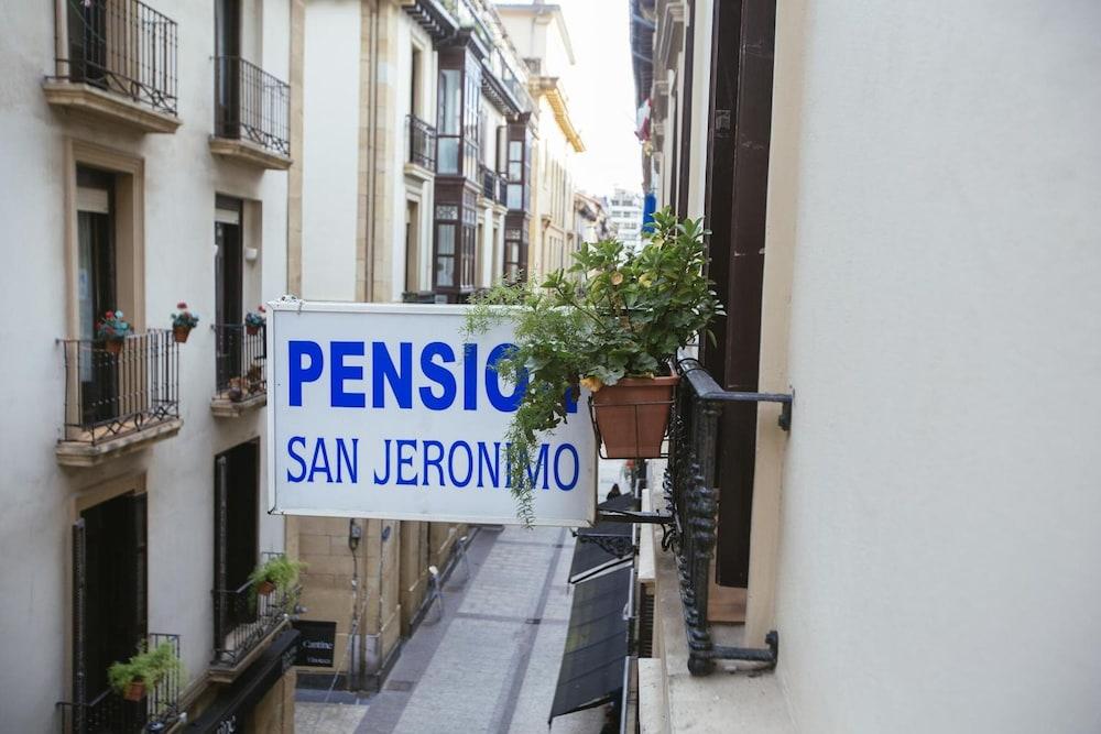 Pensión San Jeronimo - Exterior