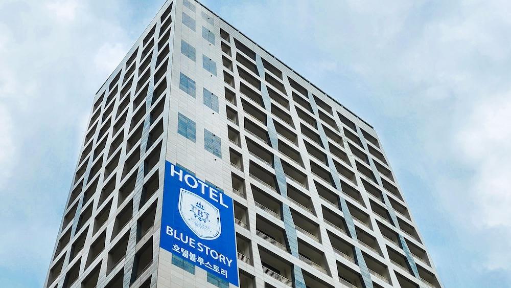 Blue Story Hotel - Featured Image