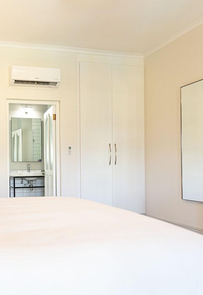 Protea Hotel by Marriott Franschhoek - Room