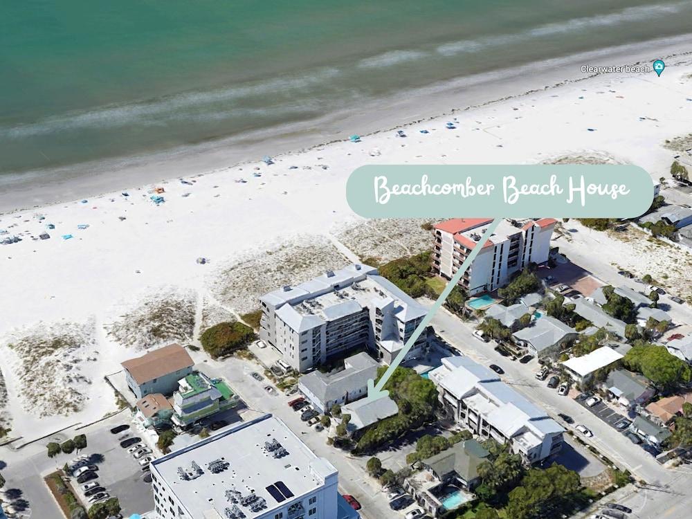 Beachcomber Beach House - Weekly Rental Just Steps To White Sand Beach! 2 Bedroom Home by Redawning - Beach