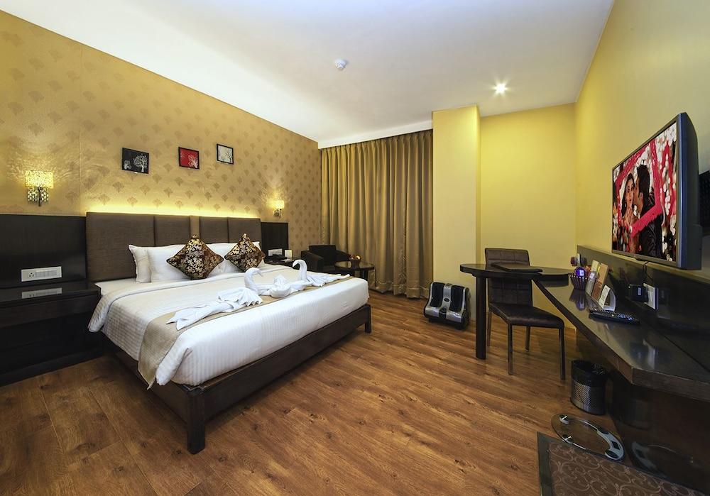 The Fern Residency Kolkata - Room