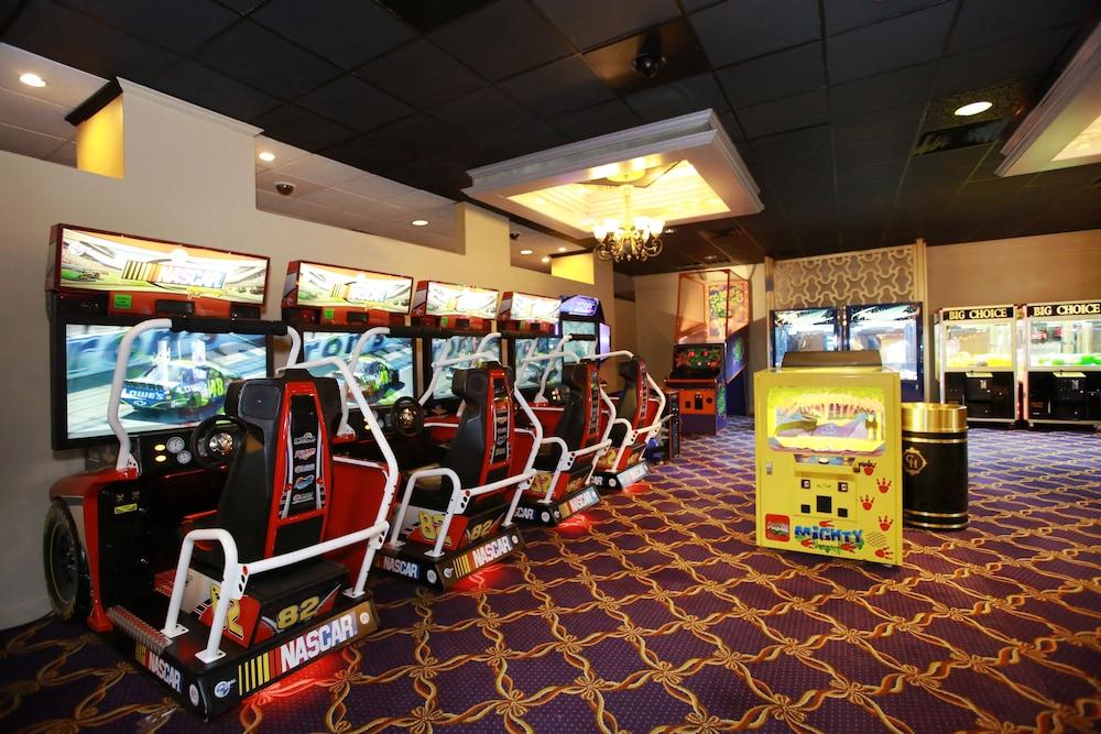 The Claridge Hotel - Arcade
