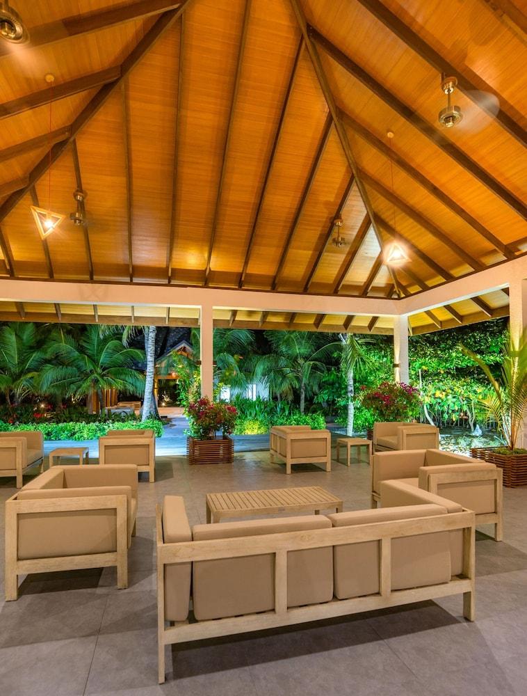 Fiyavalhu Resort Maldives - Lobby Lounge
