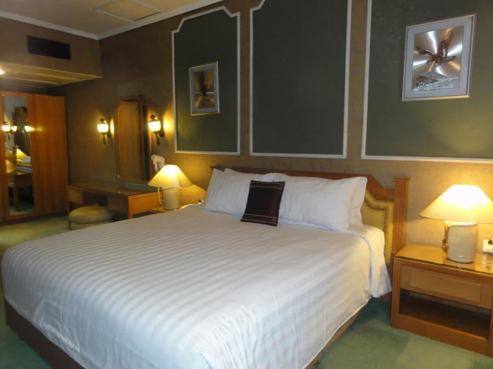 Regent's Park Hotel - Room