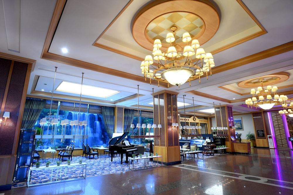 Jeju Oriental Hotel & Casino - Lobby