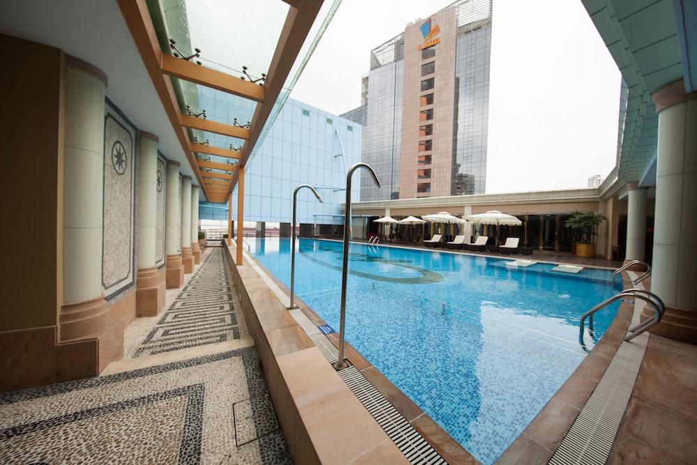 Zhuhai Charming Holiday Hotel - Pool