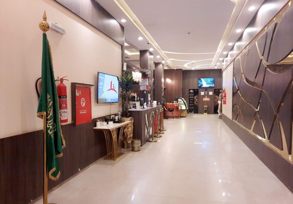 Golden Abha Al Mediaf - Reception