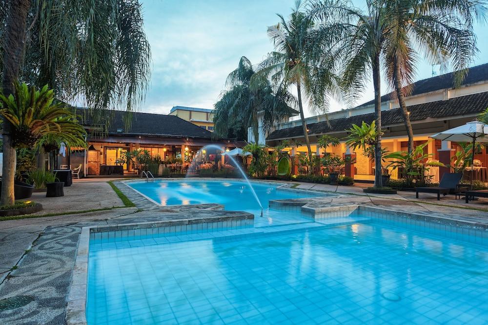 Hotel Montana Dua Malang - Pool