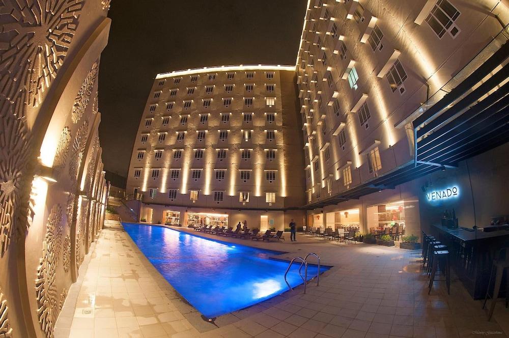 Acacia Hotel Davao - Pool