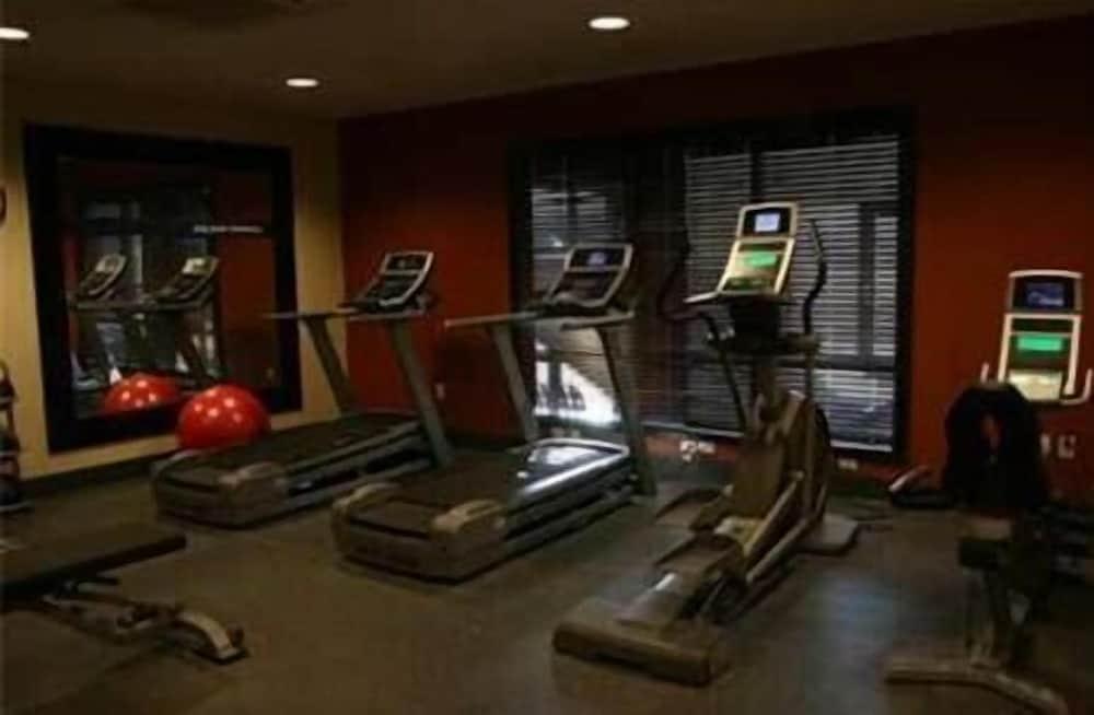 Hampton Inn & Suites New Castle - Fitness Facility