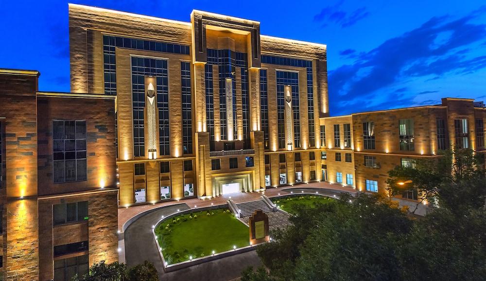 Ani Grand Hotel Yerevan - Featured Image