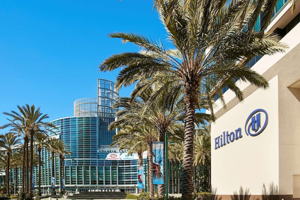 Hilton Anaheim - Exterior