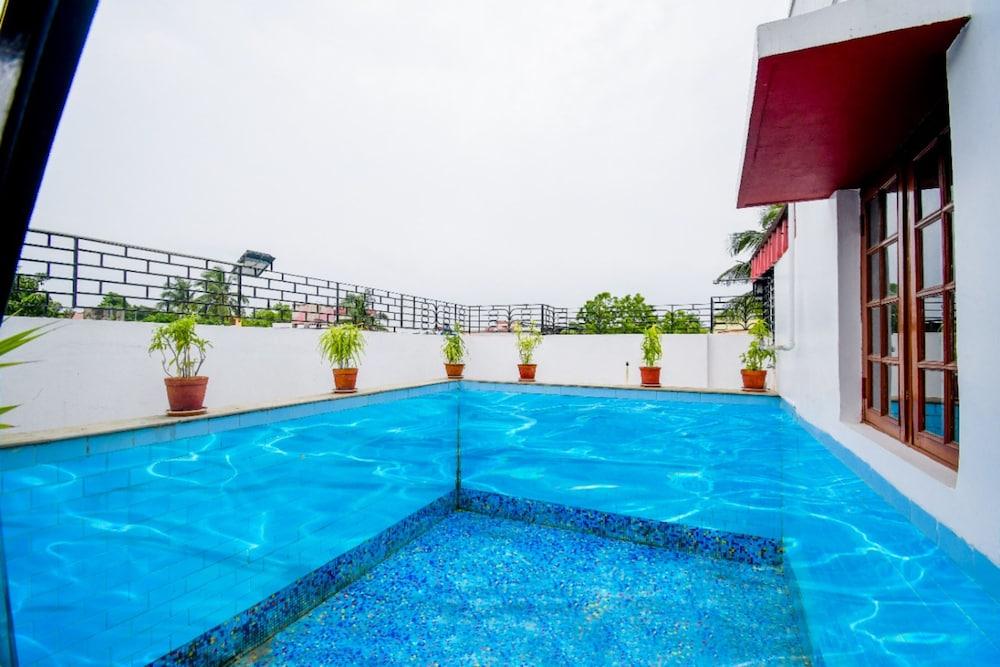 Goroomgo Ullash Residency Salt Lake Kolkata - Pool