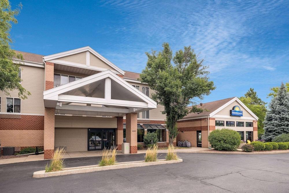 Days Inn & Suites by Wyndham Madison - Featured Image
