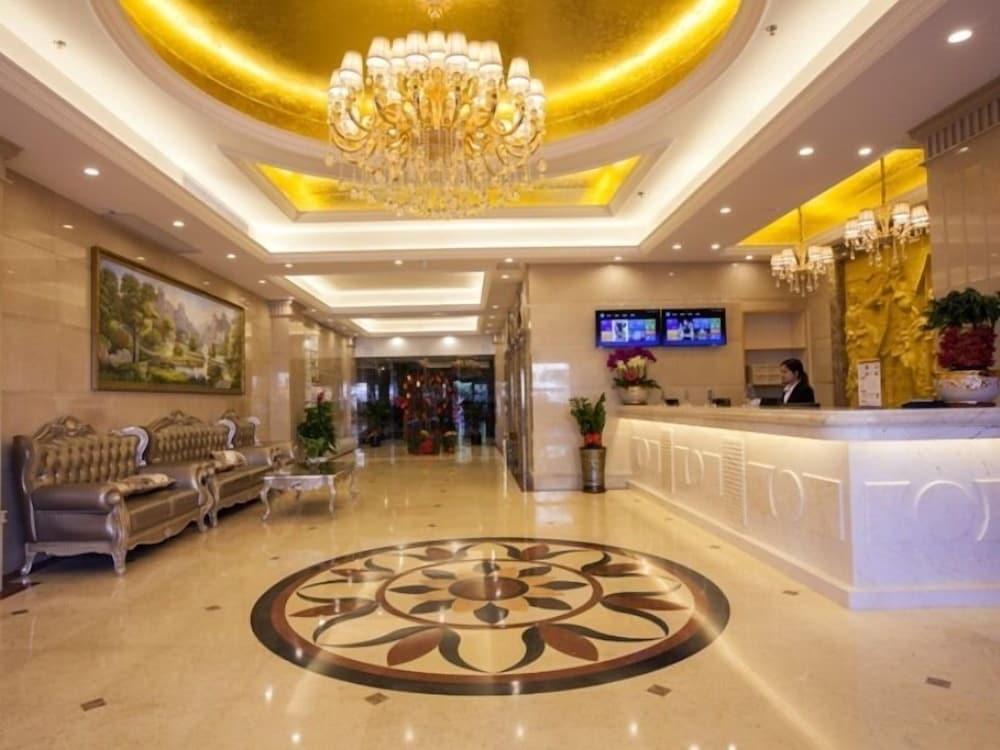 GreenTree Inn ZhuHai Jinwan District Zhuhai Airport Jilin University Hotel - Lobby